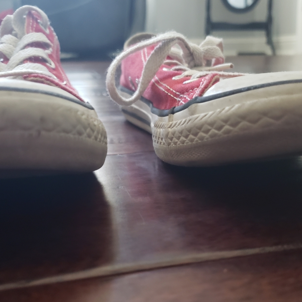 Red & White Pre-owned Converse - Picture 6 of 8